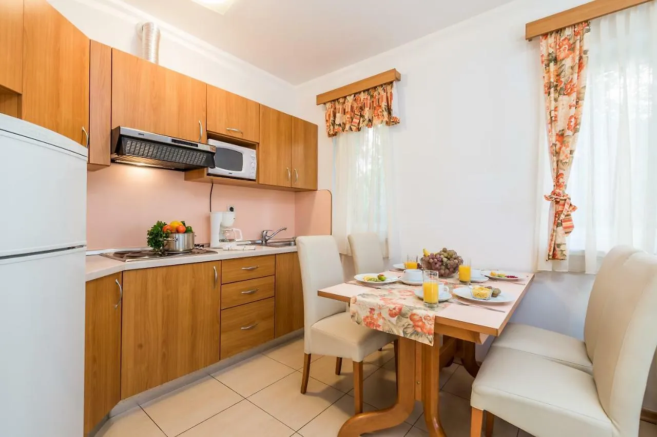 Apartment Villas Rab Palit